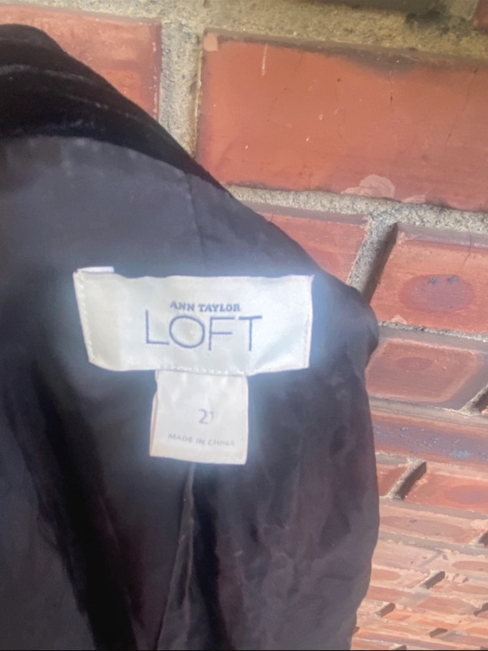 Ann Taylor Loft Cropped Velvet Blazer, Size 2 - Picture 6 of 7